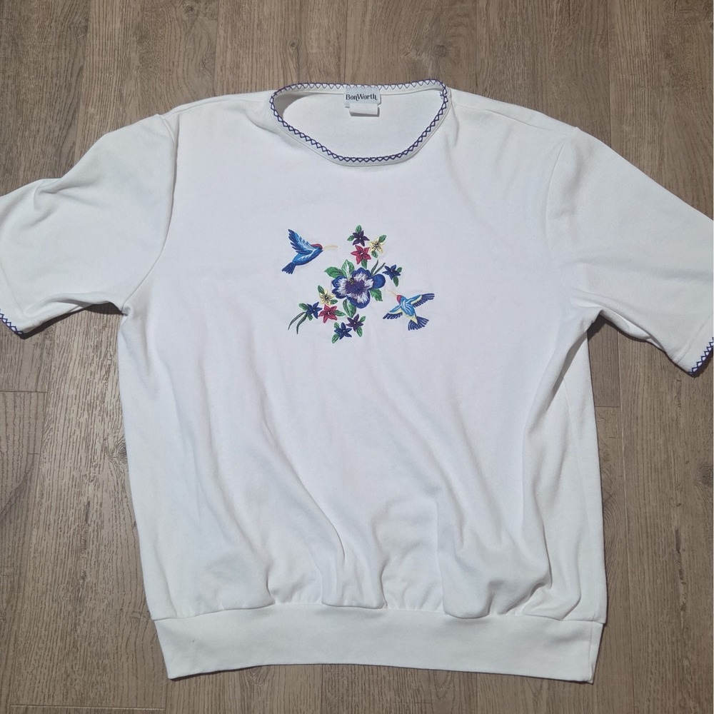 BonWorth Women's Small White Embroidered Hummingbird Floral Knit T-Shirt